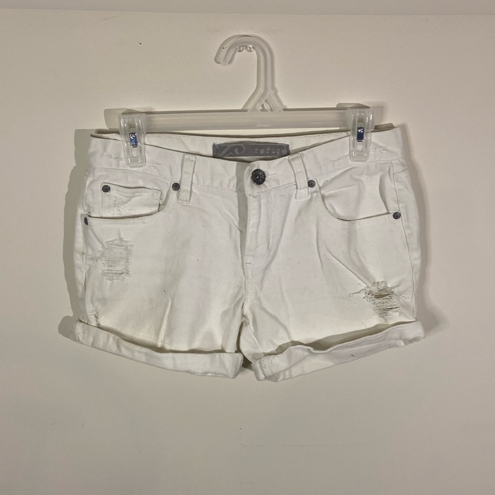 Refuge Charlotte Russe White Denim Mid Rise Shorts Size 3